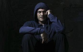 Турецкий сериал Совершенно другой человек 9 серия 